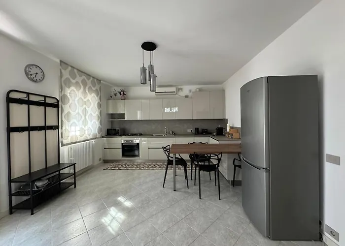 Blue House - Cozy Ground Floor Apartment